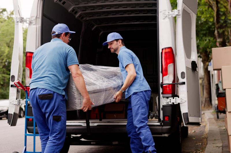 Local Packing And Moving